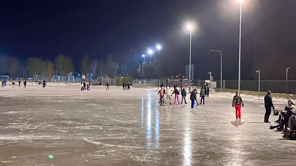 5 𝐟𝐞𝐛𝐫𝐮𝐚𝐫𝐢, 𝐯𝐚𝐧𝐚𝐟 15.00 𝐭𝐨𝐭 20.00 𝐮𝐮𝐫 𝐢𝐬 𝐝𝐞 𝐢𝐣𝐬𝐛𝐚𝐚𝐧 𝐠𝐞𝐨𝐩𝐞𝐧𝐝 in Ten Boer  #schaatsen <a href="/rtvnoord/">RTV Noord</a> 

Voor leden én niet-leden
Niet-leden betalen €1 
Nog geen lid? Meld je dan aan via het inschrijfformulier op onze website: ijsverenigingkaakheem.nl/aanmelden-als-…