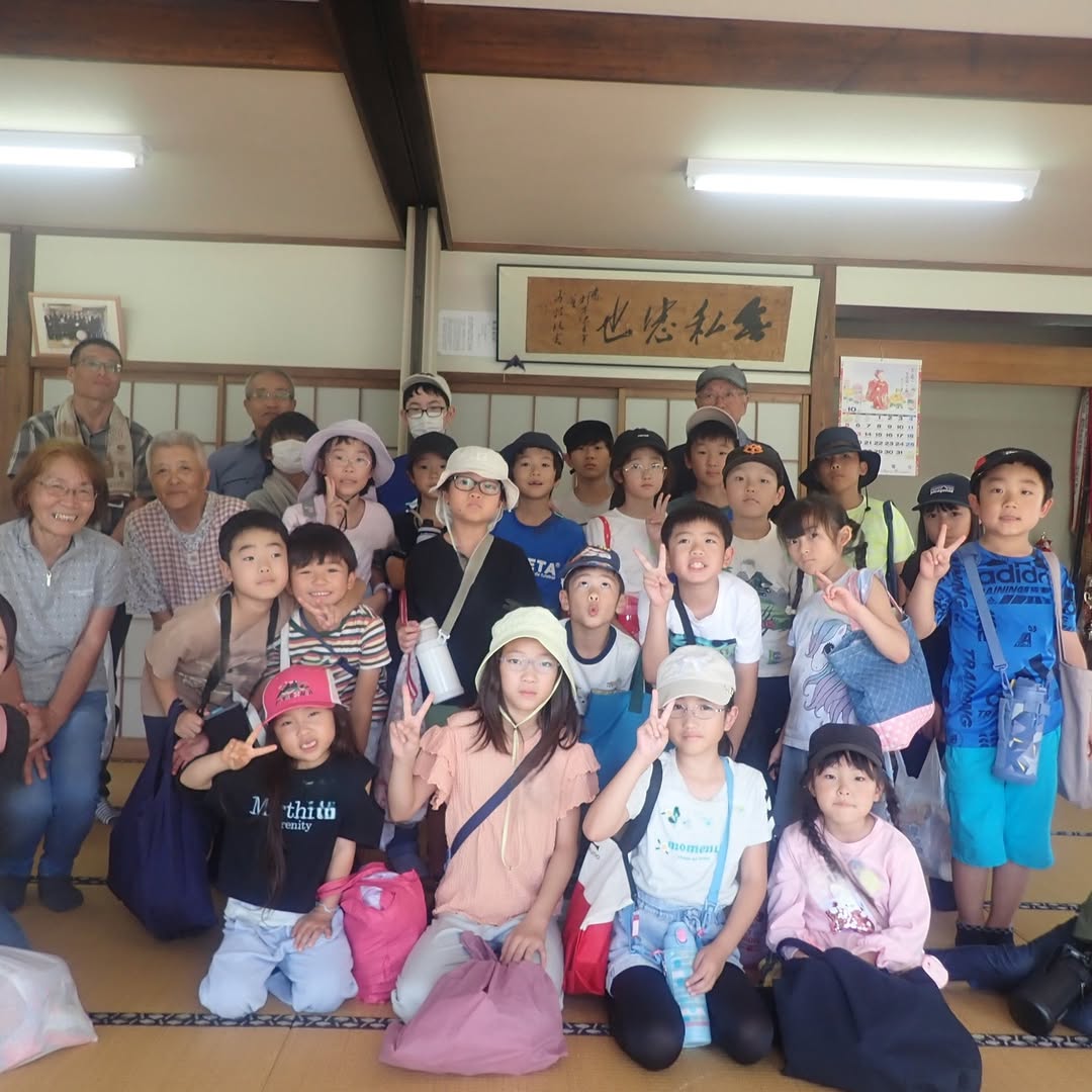 kimikamesizen's tweet photo. この度「お月見どろぼう～月の小さな使者参上！～」が、第7回ちば講座アワードにて「千葉県私立大学短期大学協会長賞」を受賞しました。伝承文化の継承を目的とした取組が評価されました。今年も開催予定です。皆様のご参加を心よりお待ちしております！ https://t.co/BlQCjylFu2