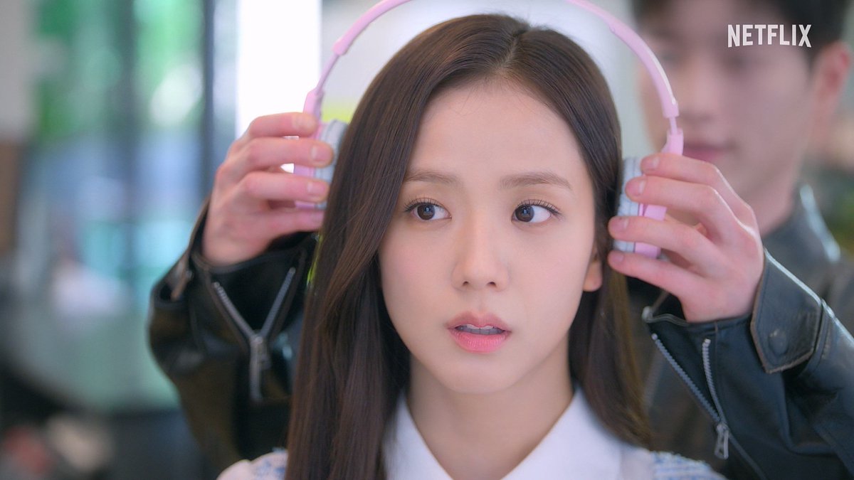 MisoRaMem6212's tweet photo. Sooyaas &amp; Blinks, engage official Netflix &amp; Netflix KR YT &amp; post with watching and commenting a lot !! It is JISOO’s first NEFLIX female lead series , do our best !

Netflix KR https://t.co/RUBU6hDHnf
Neflix https://t.co/dDUY6ctsYw
Neflix KR post  https://t.co/51ghF342XI https://t.co/507RxUYK3h