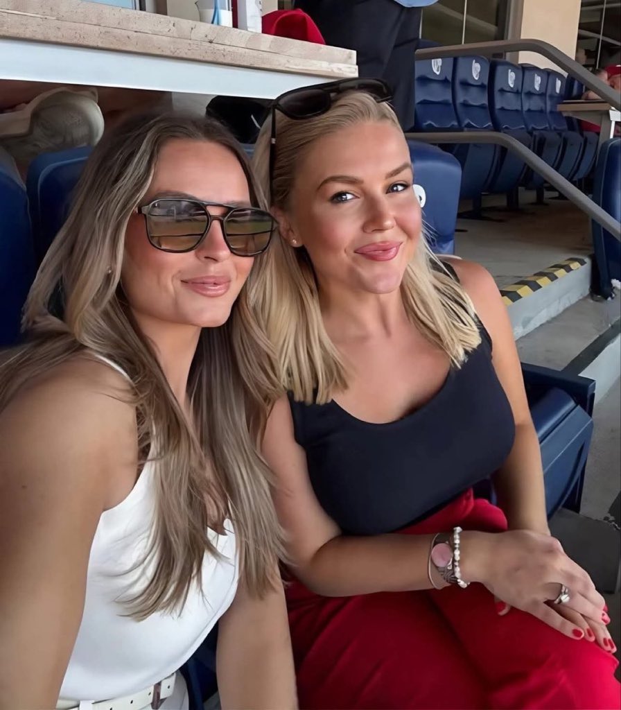 LadyValor tweet media