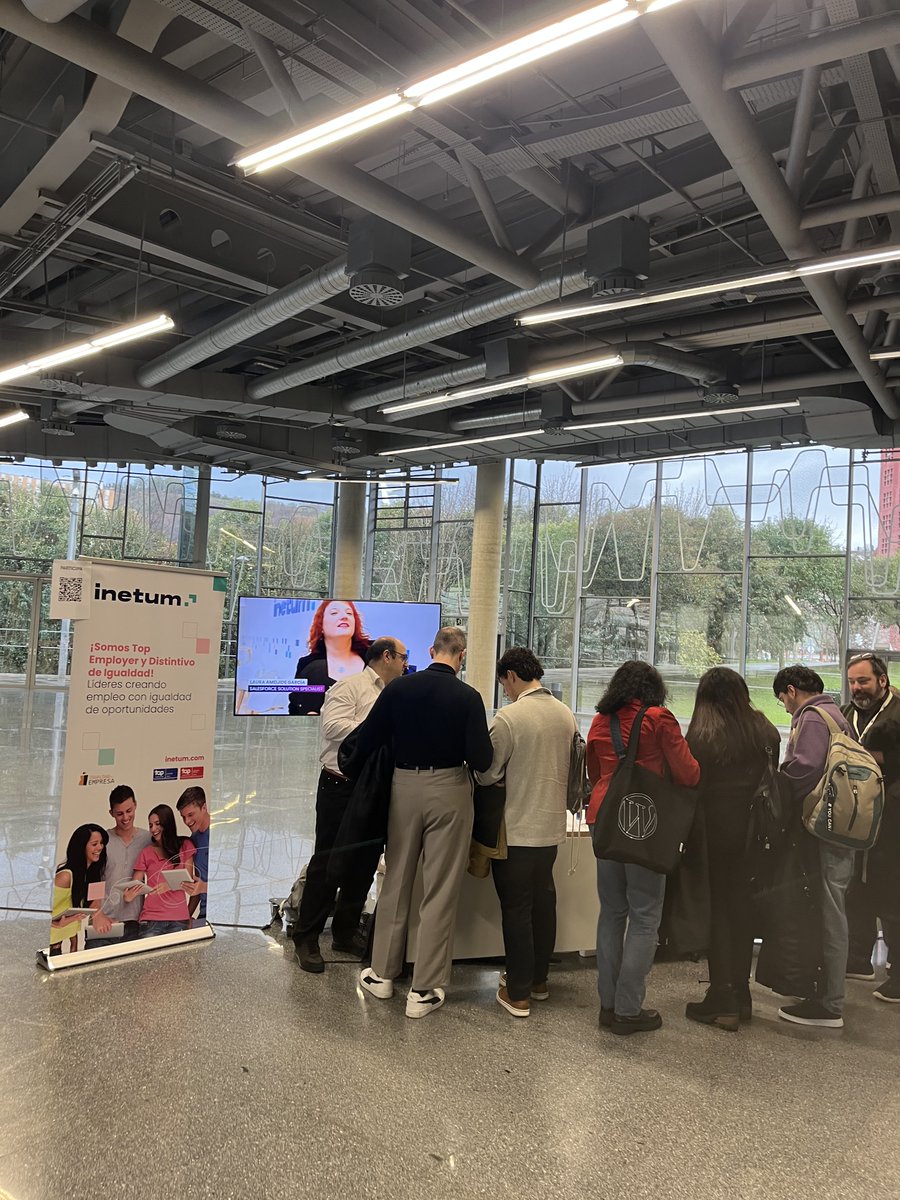 inetum_es's tweet photo. [#España] Por segundo año consecutivo patrocinamos @BilboStack y participamos con un stand.

Una conferencia tecnológica para promover e impulsar el sector visibilizando aún más el potencial que tienen las personas relacionadas con la #tecnología.

#BilboStack 
#Inetum https://t.co/GGXvNV6JbM