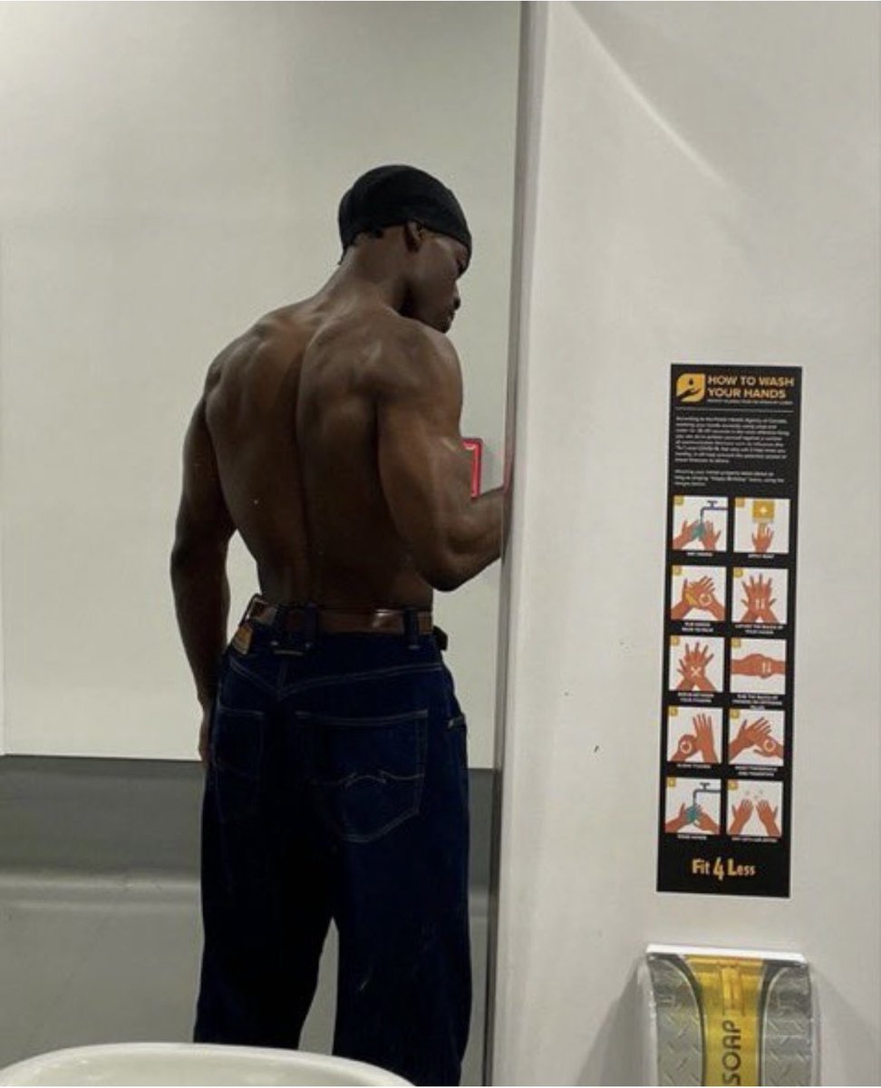 thenihiin's tweet image. men, why aren’t you built like this ??