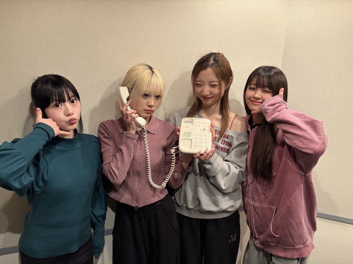 nack5next_thu's tweet photo. 【#ELSEE #AKARI の「ねぇ、いまひま？」🦋】

 『#40 PONOお姉さんとELSEEに電話で相談だ！』配信開始📻

リスナー電話企画☎️

4人とも真剣にリスナーに向き合って、声をかけていきました☺️

今まで話してこなかった思いも？

ぜひお聞きください🙌

#ねえひま795
https://t.co/qR13VrZhfO https://t.co/Ykq5BEXWGx
