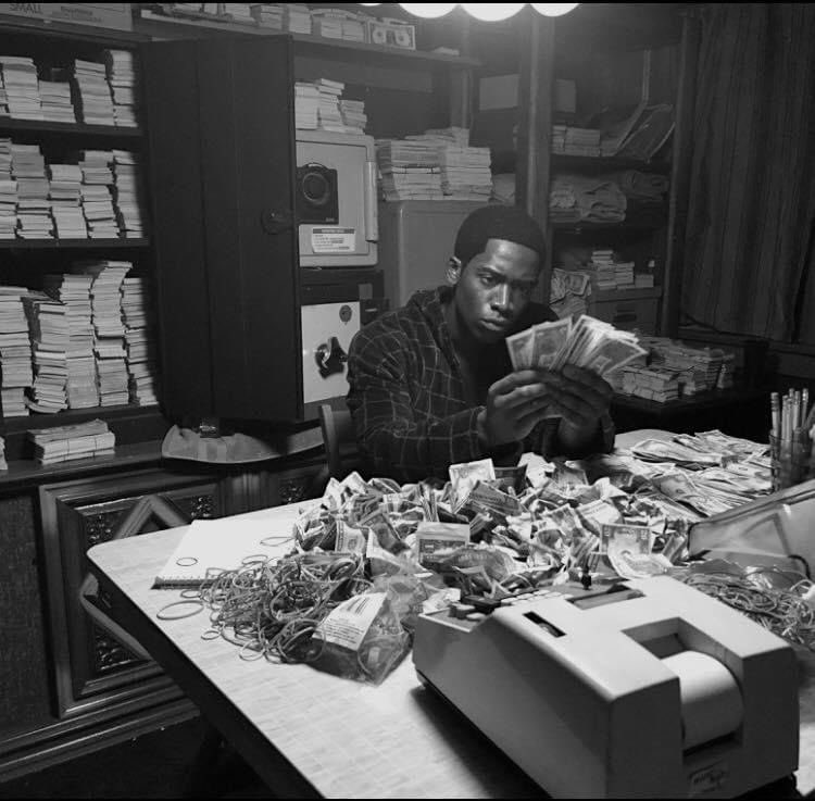 FrenchRapUS's tweet image. 🚨 Elon Musk, l’homme le plus riche de la planète (850 milliards) a déclaré cette nuit que l’argent ne fait pas le bonheur.

"Celui qui a dit l'argent ne fait pas le bonheur savait vraiment de quoi il parlait… 😔"