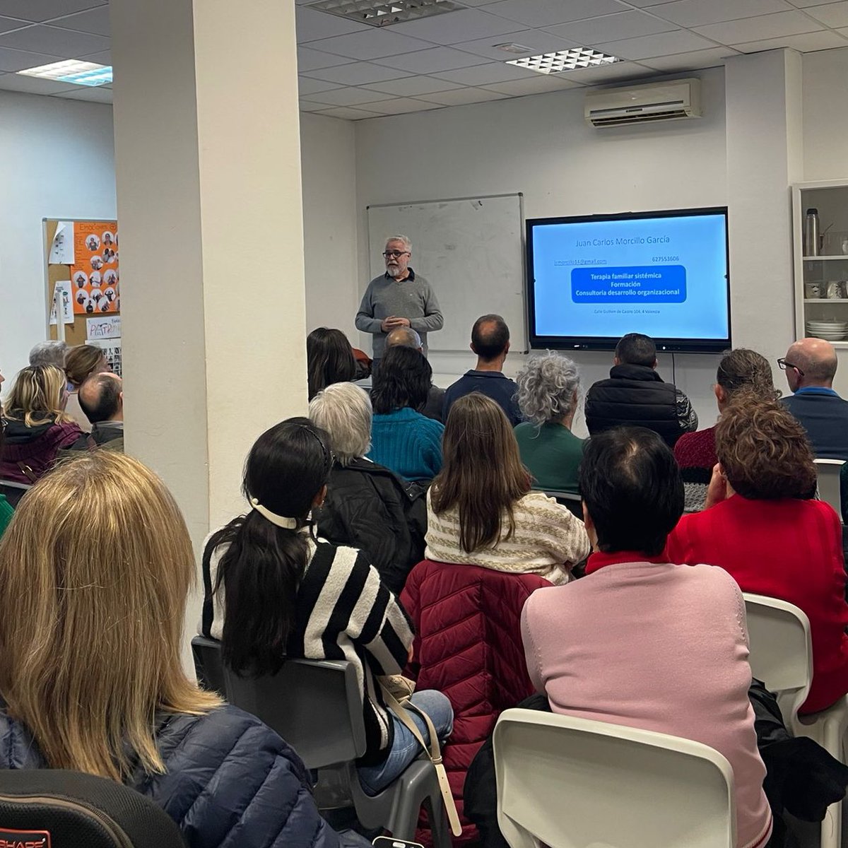 🔺El servicio estará atendido por Juan Carlos Morcillo, terapeuta familiar especializado en discapacidad, quien acompañará a las familias de forma individualizada.

Ayer celebramos la charla de presentación y fue todo un éxito 🙌

<a href="/AytoPaterna/">Ayuntamiento Paterna</a>  <a href="/AytoManises/">Ajuntament de Manises</a>  <a href="/quartdepoblet/">Quart de Poblet</a>
