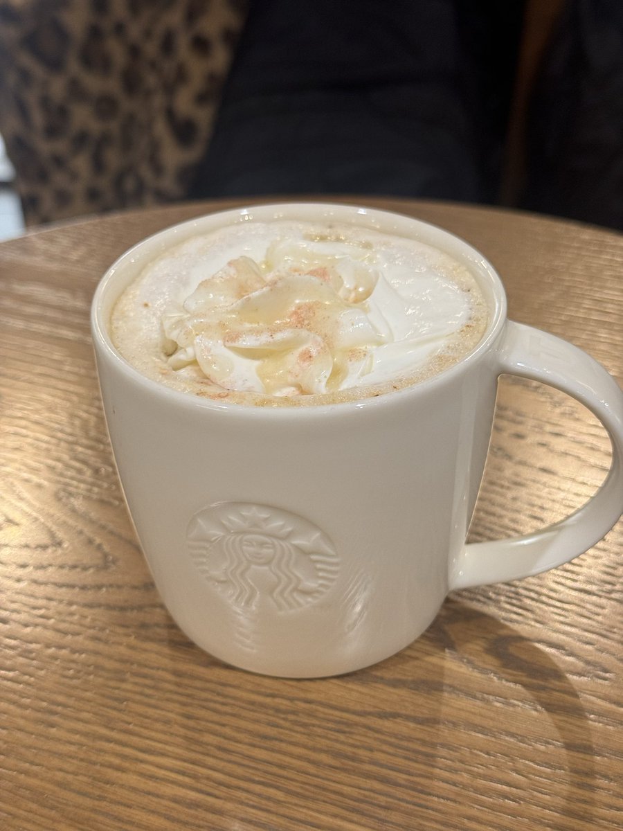 最近スタバの
アールグレイブーケティーラテ
にハマっております🍀*゜