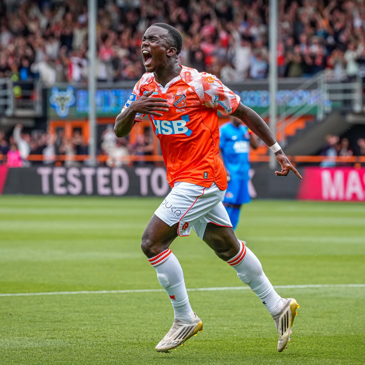 🥳 Gefeliciteerd, Aurelio!

🙌 Aurelio Oehlers ➥ 22 jaar.

#WêiBinneVòlledam