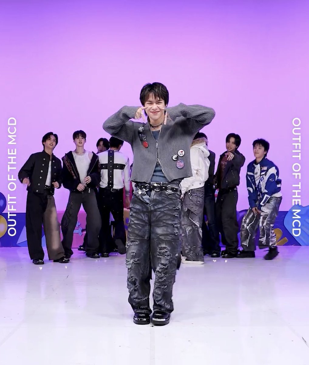 น่ารักกกกกกมากกกกกกกกกกกกกกกกกกกกกกกกกกกกก 🚰 ㅅ 🚰 💖💖💖
#MARCKRIS #MCOUNTDOWNxBUS