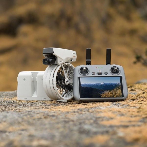 SuperDealsGh's tweet photo. Drones Available https://t.co/XlYcXQNXzC