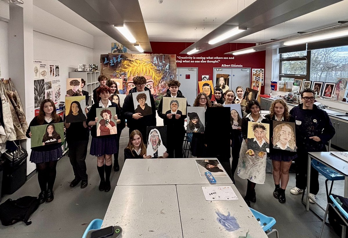 peterdavis_art's tweet image. 3/3 If you’d like to inspire your students with a practical, supportive and curriculum-focused experience led by a prize-winning professional artist, please get in touch.
#arteducation #visitingartist #teachingportraiture #artistsinschools 
#artistworkshop