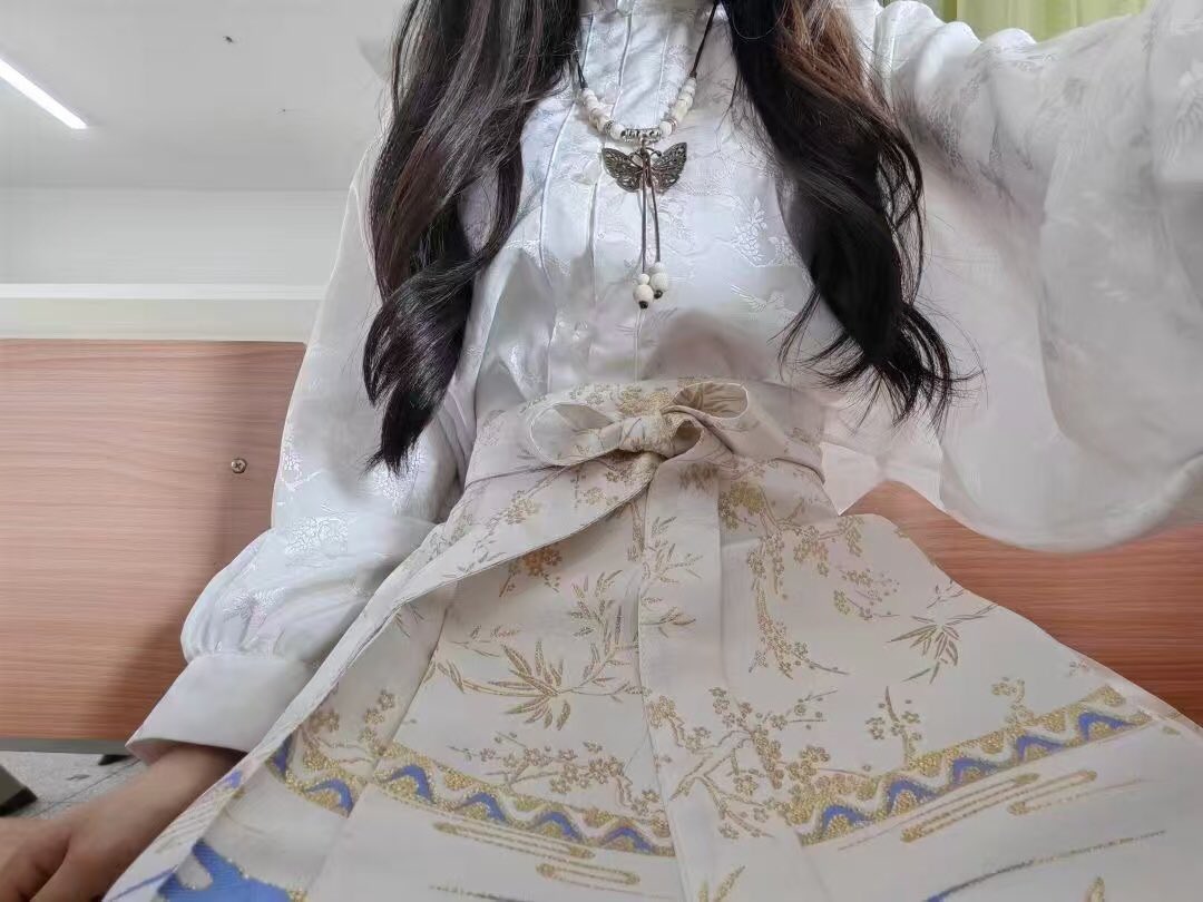 南京字母墙 tweet media