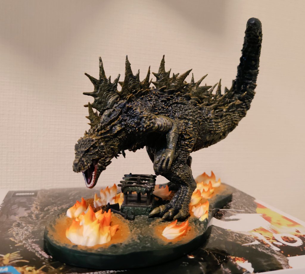 R_BTTF's tweet photo. クレーンゲームの呉爾羅
いつも沼らされてる店で500円で取れた
思ったより出来がいい https://t.co/8HTqBT4RKd