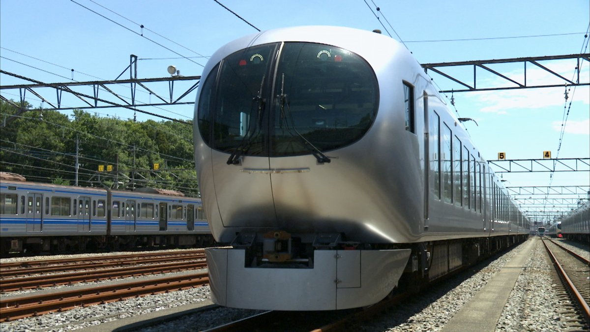 笑顔の日にちなんで笑っている車両を⏬