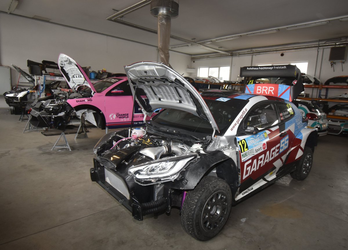 BRRBaumschlager's tweet photo. 🏁🇦🇹 Hochbetrieb im BRR-Workshop🔧😎💪

📸 Harald Illmer

#brr #rallye #skodafabiarsrally2 #toyotagryarisrally2 #lanciaypsilonrally4hf #citroenc3rally2 #wrc #erc #tec7orm #arc #rally https://t.co/DbjxUWrs3g