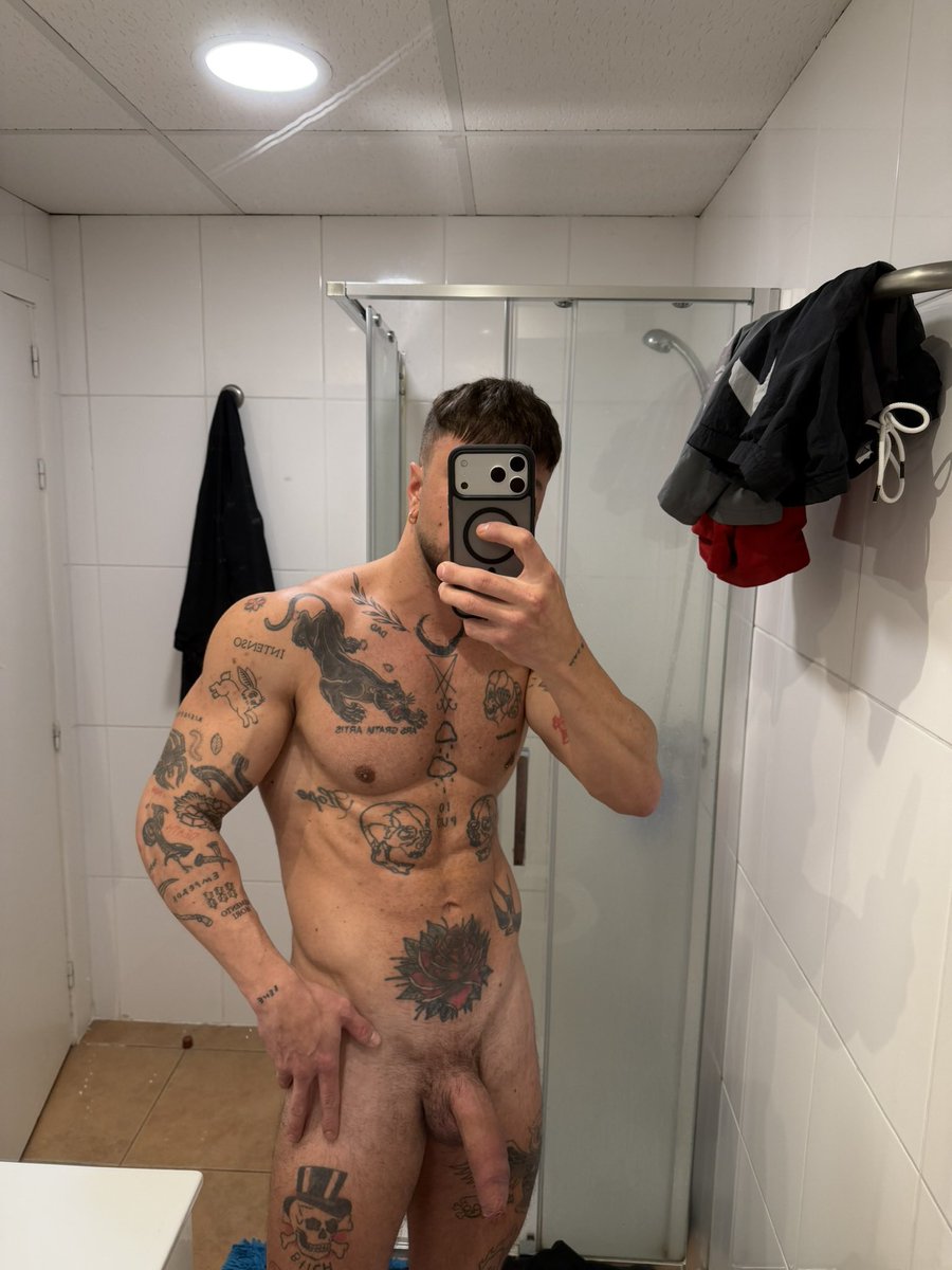 SALSICCIA PER COLAZIONE?

onlyfans.com/justditt