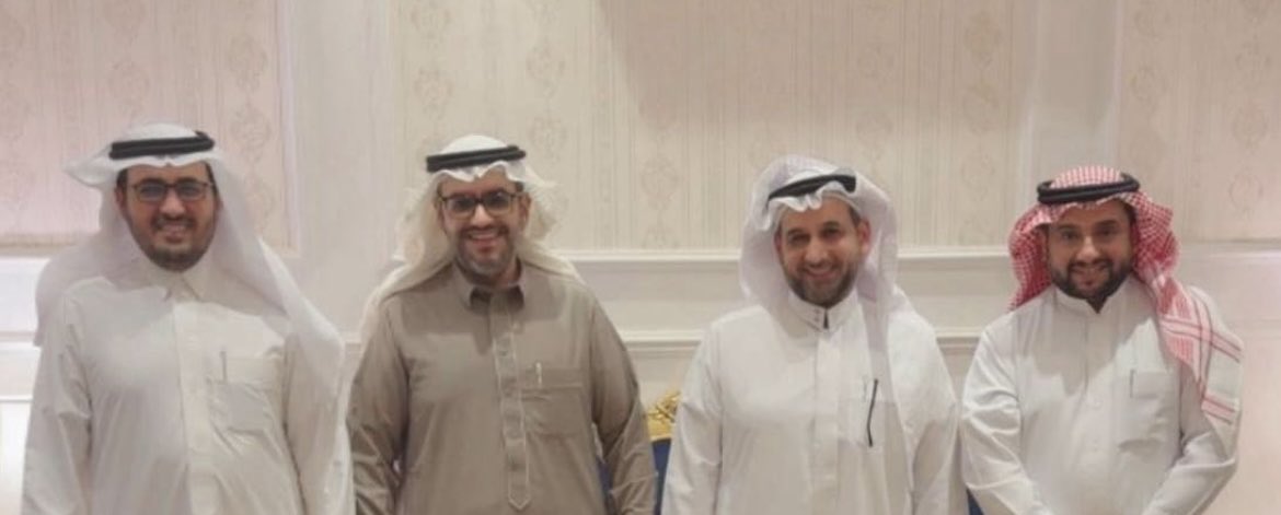 R6551's tweet photo. في ليلة من ليالي الوفاء احتفينا بالأمس رفقة مجموعة من الزملاء مديري المدارس بتكريم الأخ العزيز أبو عبدالله الأستاذ ماجد الراضي مشرف الإدارة المدرسية بمناسبة تقاعده بعد سنوات طوال من خدمة المجتمع التعليمي والميدان التربوي، فجزاه الله خيرًا على ما قدم وبارك له في العمر والولد https://t.co/nHzvxykTSk