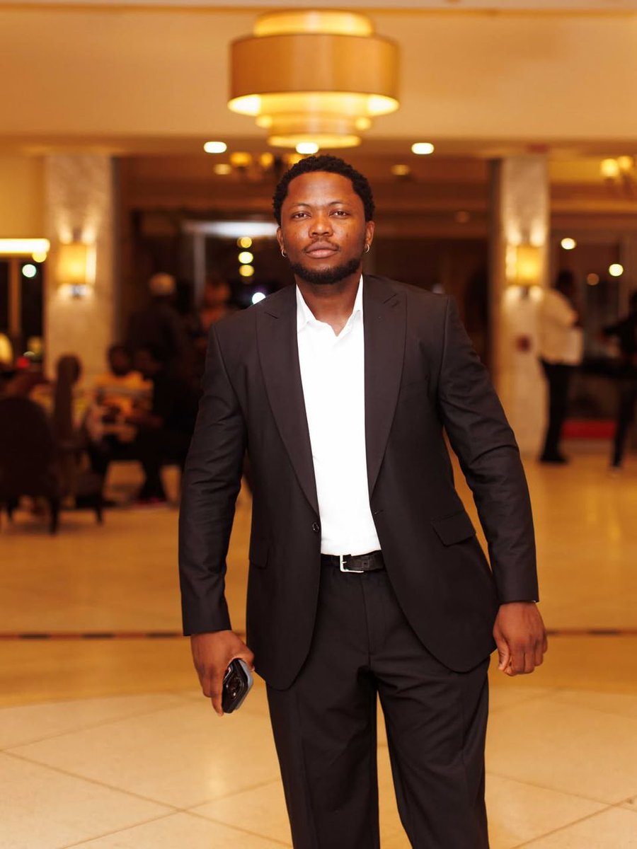 brainjotter__'s tweet image. Chukwuebuka 🙂🙂🙂. +1