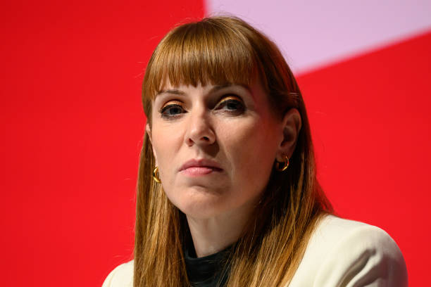 annfenner1's tweet photo. .@AngelaRayner
👋Remember us? #50sWomen where you ANNOUNCED ON #TV to do #TheRightThing & correct SPA #Injustice when #Labour in #Power
❌Pls remind @patmcfaddenmp @LabourParty #CEDAWinLAW #Mediation #URGENT
❌Listen to YOUR promises here👇
https://t.co/JSJZmRnTKA
#Mandelson https://t.co/CDHPTXEbVB
