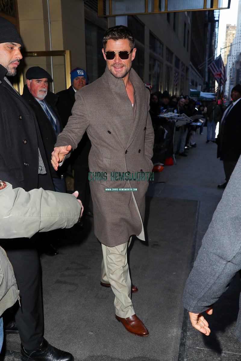 chemsworthcom_'s tweet photo. 📸 Chris Hemsworth leaving a Crime 101 junket in New York City on February 04.
🔗 https://t.co/LULu2gJD9j https://t.co/Js5wwN9wRO
