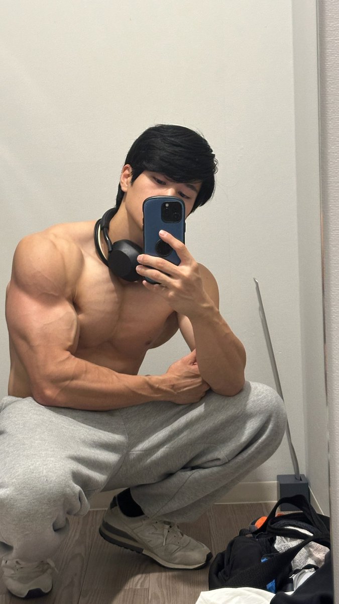 HIRO / ヒロ （沖縄のﾏﾁｮ） tweet media