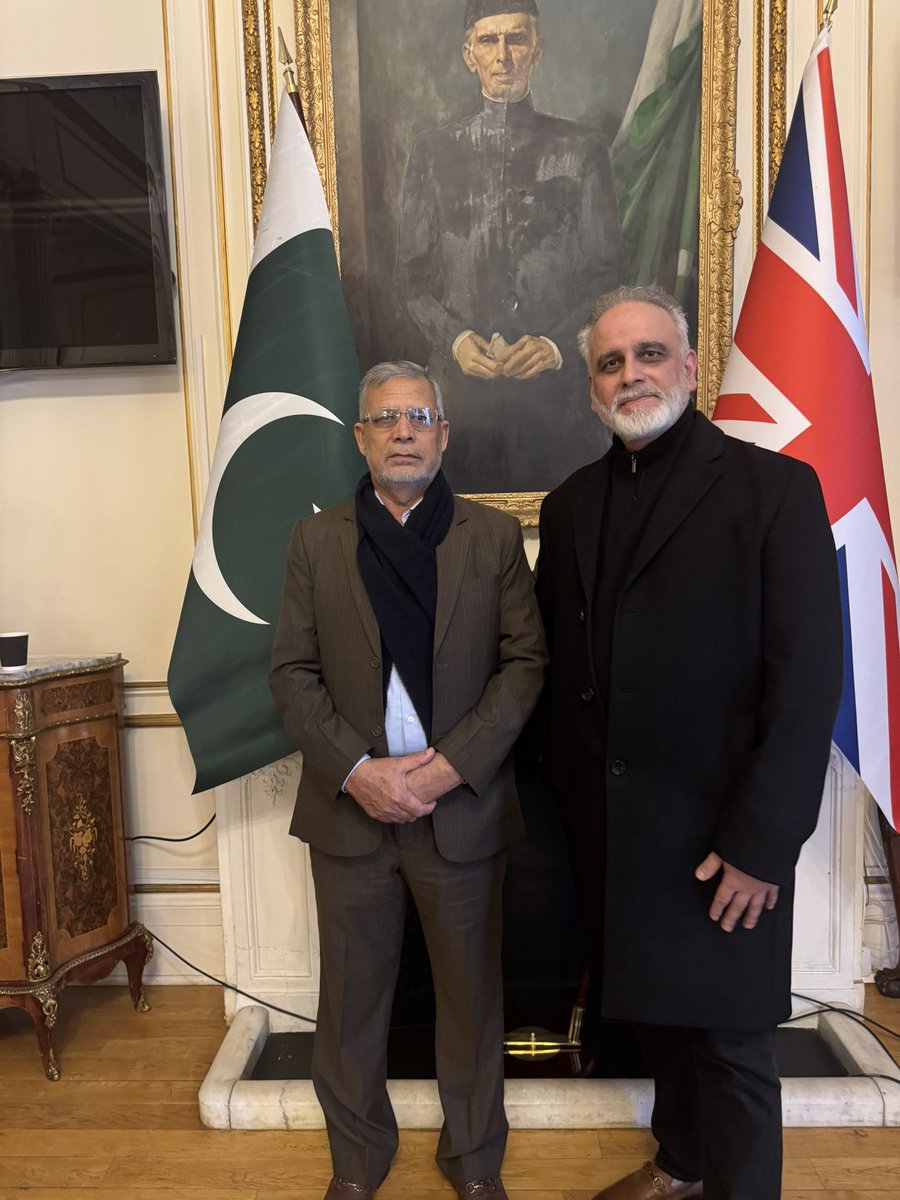 SardarShafiq's tweet photo. 5 Feb Kashmir Solidarity Day
Not forgotten. Not alone.
Kashmiris deserve their UN-guaranteed right to self-determination.
#KashmirSolidarityDay #StandWithKashmir https://t.co/QDvwg6be7F