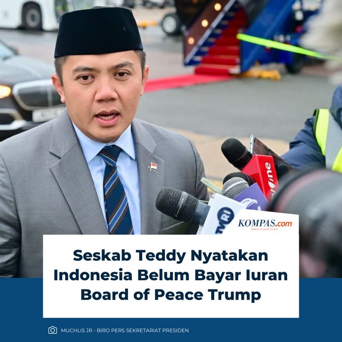 SIAPA SEBENARNYA JURU BICARA ISTANA ?
TEDDY INI JUBIR ISTANA ? SESKAB ? ATAU MENLU ? 
_________________

Pernyataan Seskab Teddy Indra Wijaya (terdengar) "normatif", bahkan ia tak salah bicara, tp yg absurd justru ketika ia menggeser medan narasinya, &amp; salah sasaran logika.