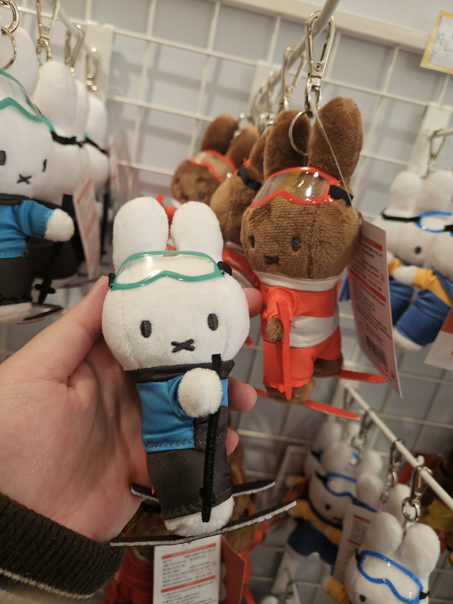 <a href="/seyana113/">🍠밒 도둑🥔</a> 
안녕하세요!!  오늘 부산 팝업 다녀와서 혹시 궁금하실까봐 멘션드려요
팝업 특별 미피는 없고, 동계올림픽 미피(피겨없음) 이랑 부산미피들 있었어요!  부산 밒카페 위치가 애매하셨던 분들에겐 추천드립니다~~