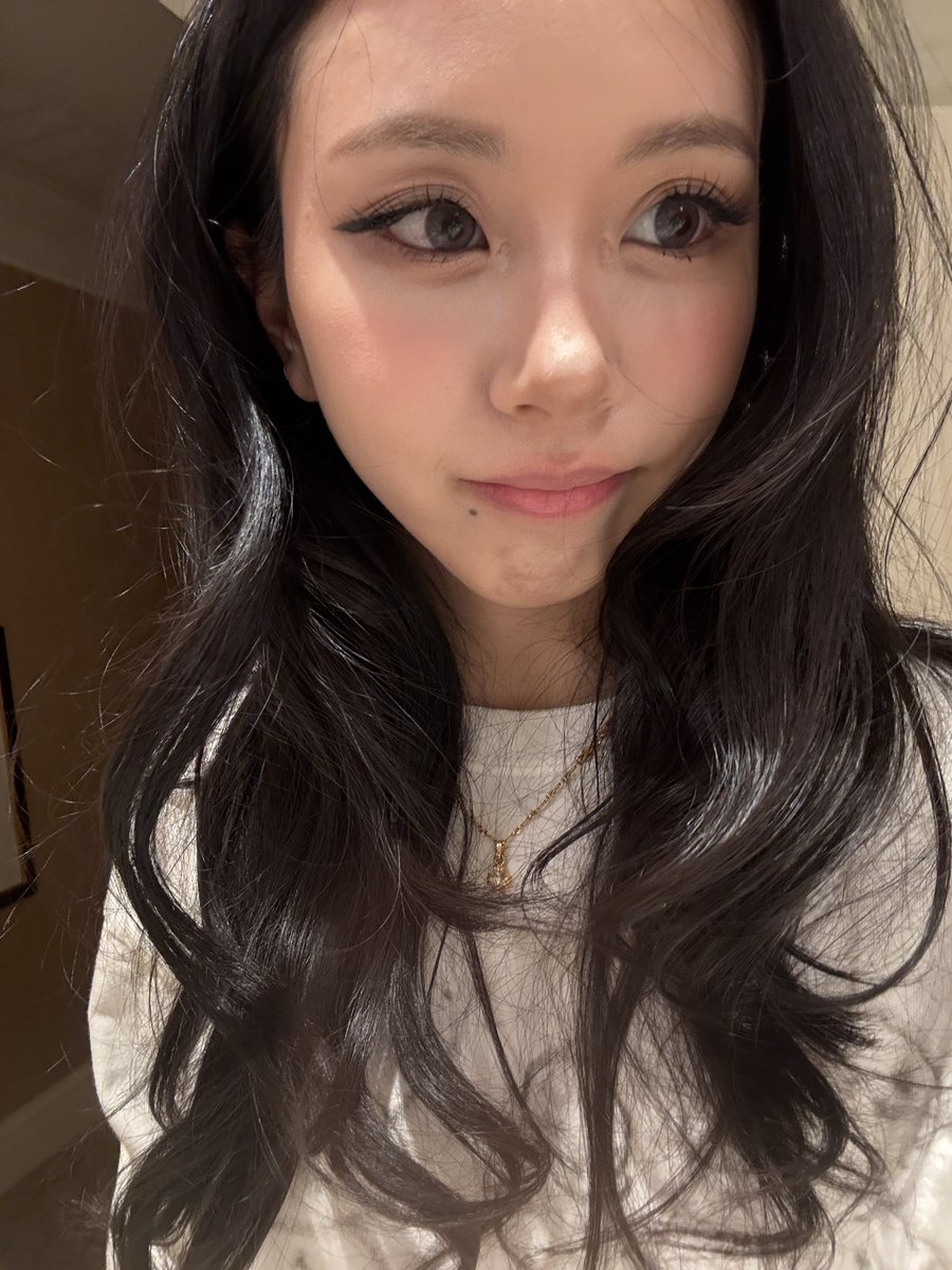 scysupport's tweet image. chaengie waengie 🤏 (after that insane pic of her)