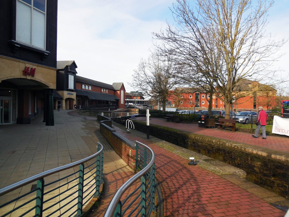 retired_tom's tweet image. My photos from #February 2019

@CanalRiverTrust #OxfordCanal #Banbury #Lock #Bridge #LiftBridge #HistoricBoatYard #Narrowboat #Reflections #GoldenHour 

#Canals &amp;amp; #Waterways can provide #Peace &amp;amp; #calm for your own #Wellbeing #Lifesbetterbywater #KeepCanalsAlive