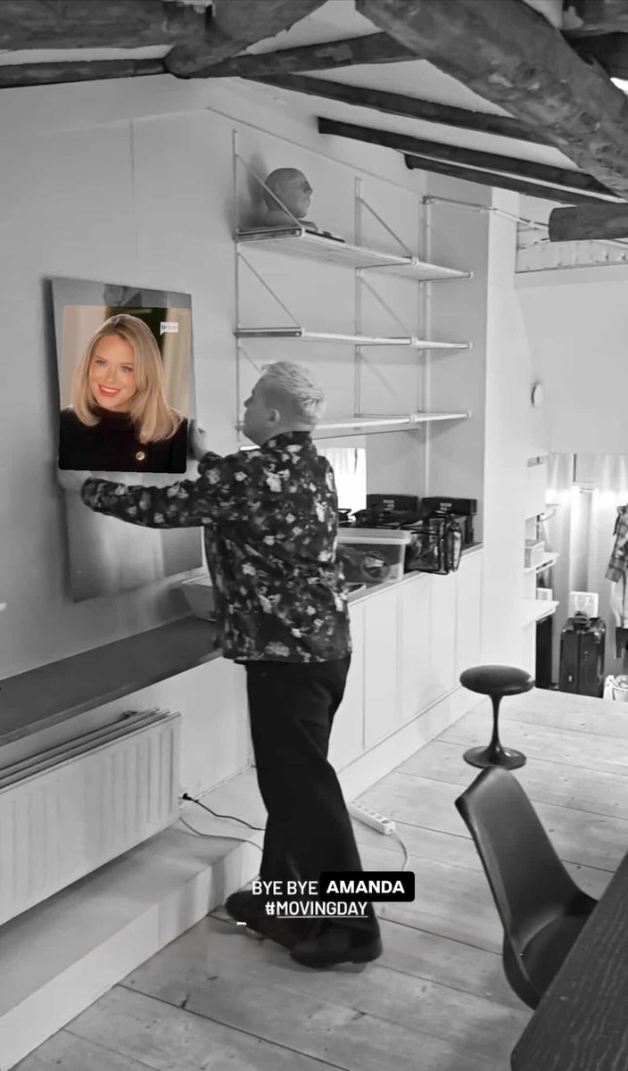 VESASILVER's tweet image. #MOVINGDAY #RHOBH