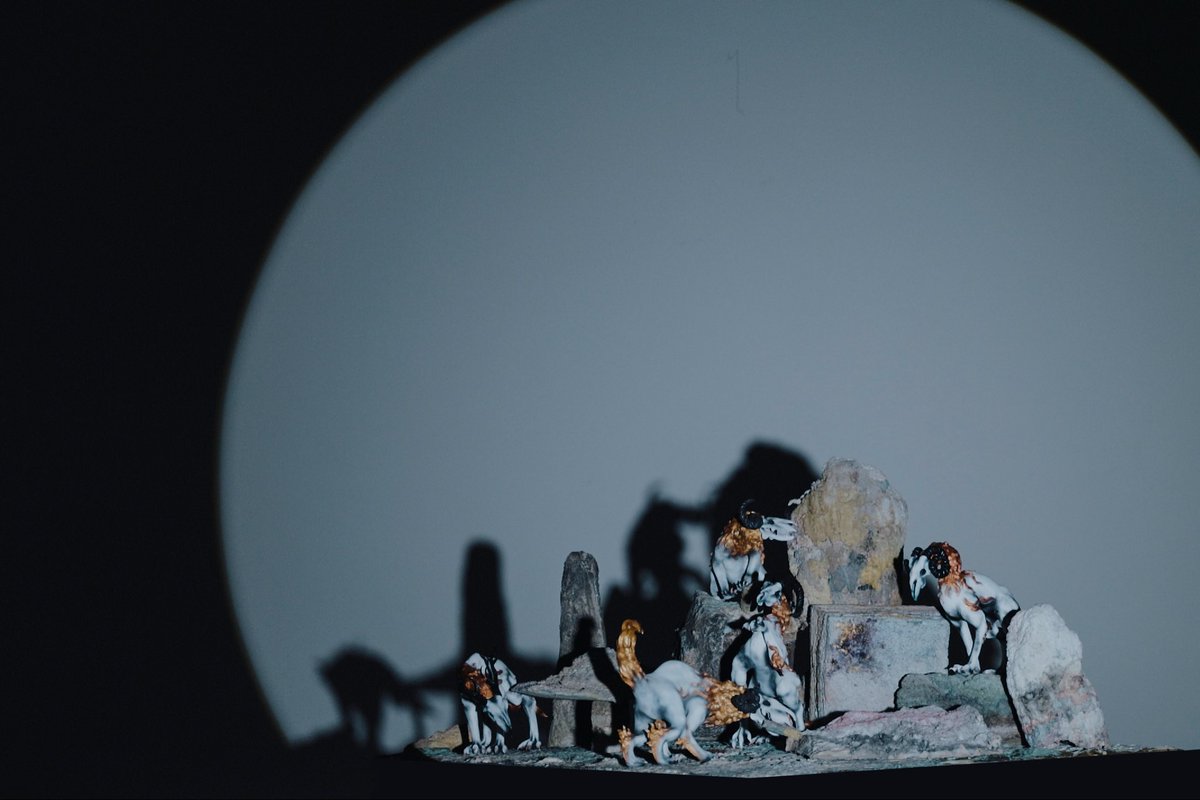 27Gallery's tweet photo. ｜展覧会のお知らせ｜

紙層と怪獣のコラボレーション展「DEGA」
2月6日(金) 17:00 START!!

榎本が積み上げた世界律を、辻の怪獣が破戒する。その先に待つ、シン世界とは…

https://t.co/jiElg9OeXD https://t.co/MkaQSl1SiB