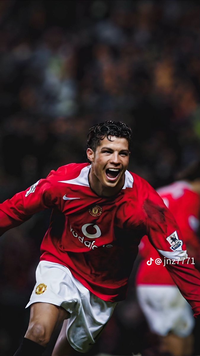 RMelfah's tweet photo. Happy birthday 🎈 🎂 🎂 to The Greatest of All Time @Cristiano Have the greatest year this year#CR7 #CristianoRonaldo https://t.co/AlCxmeVvxE