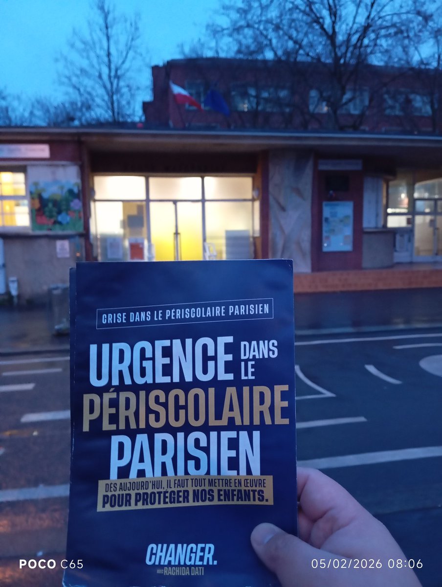 chang_hua's tweet photo. 🟠 Tractage matinal école rouge Place Jeanne d'Arc dans #Paris13  #Famille #Périscolaire #Municipales2026 
Les 15 et 22 mars #JeVoteUtile @PourDati2026 et @jb_olivier 📢🚜🚀☔🚸 https://t.co/o4Vwyfotfg