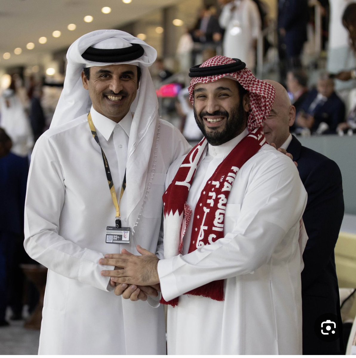 #محمد_المنسلح_الغريب
#الغريب
#محمدالمنسلح_الغريب
#من_وحي_الغربةوحياةالحرية
#فيلسوف_الغربة
#المنسلح
#الرياض
#ولي_العهد
#محمدبن_سلمان
#قطر
#الدوحة
#تميم
حبك بقلبي مثل عشق القطري ل تميم
ثابت ما غير مباديه وقناعاته
ومثل عشق السعودي لمعزي الجديد
ابن سلمان اللي رفع راية بلاده 
هذا هو