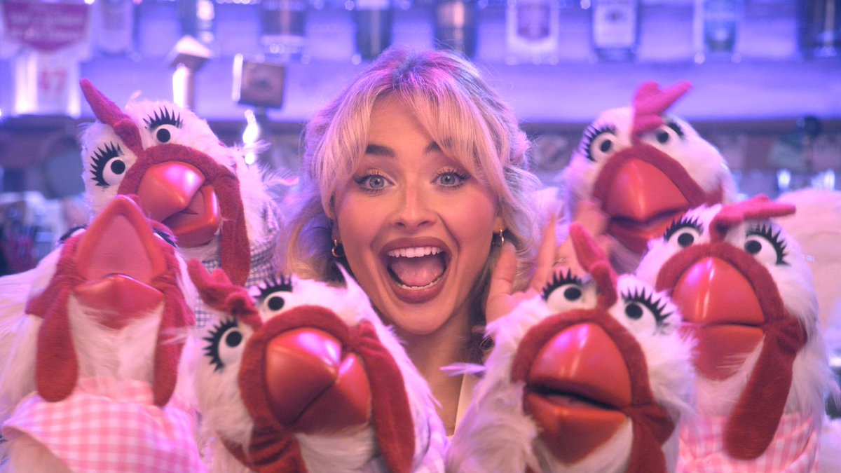 Sabrina Carpenter en 'THE MUPPETS SHOW' sigue demostrando que es la mejor famosa que tenemos actualmente.

Divertida, con personalidad, completamente entendiendo su oficio y desbordante de carisma.

Una verdadera estrella.