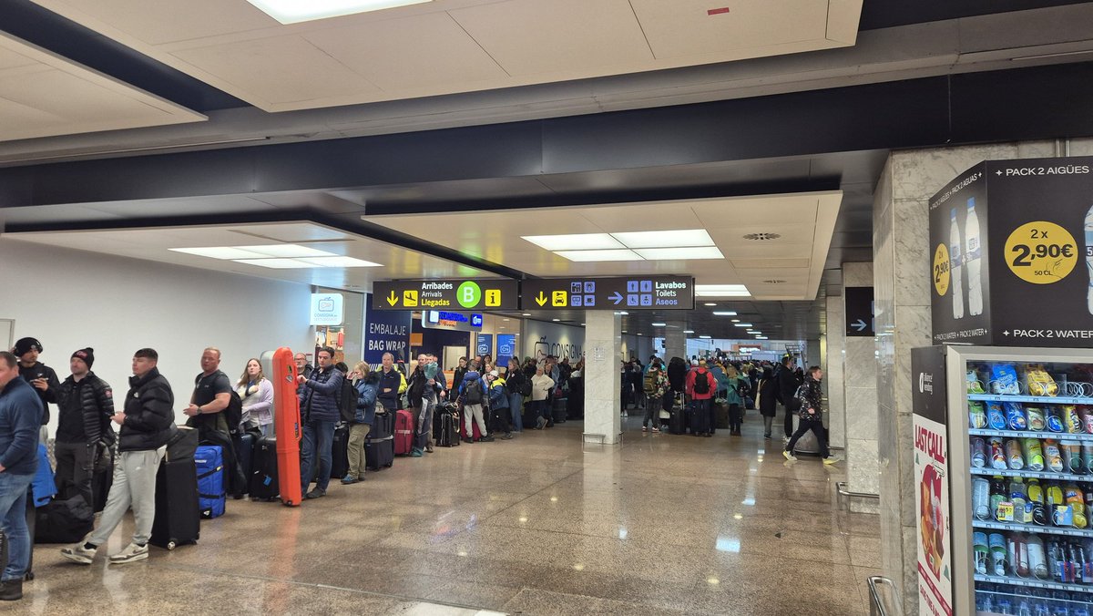 Rob Jones tweet media