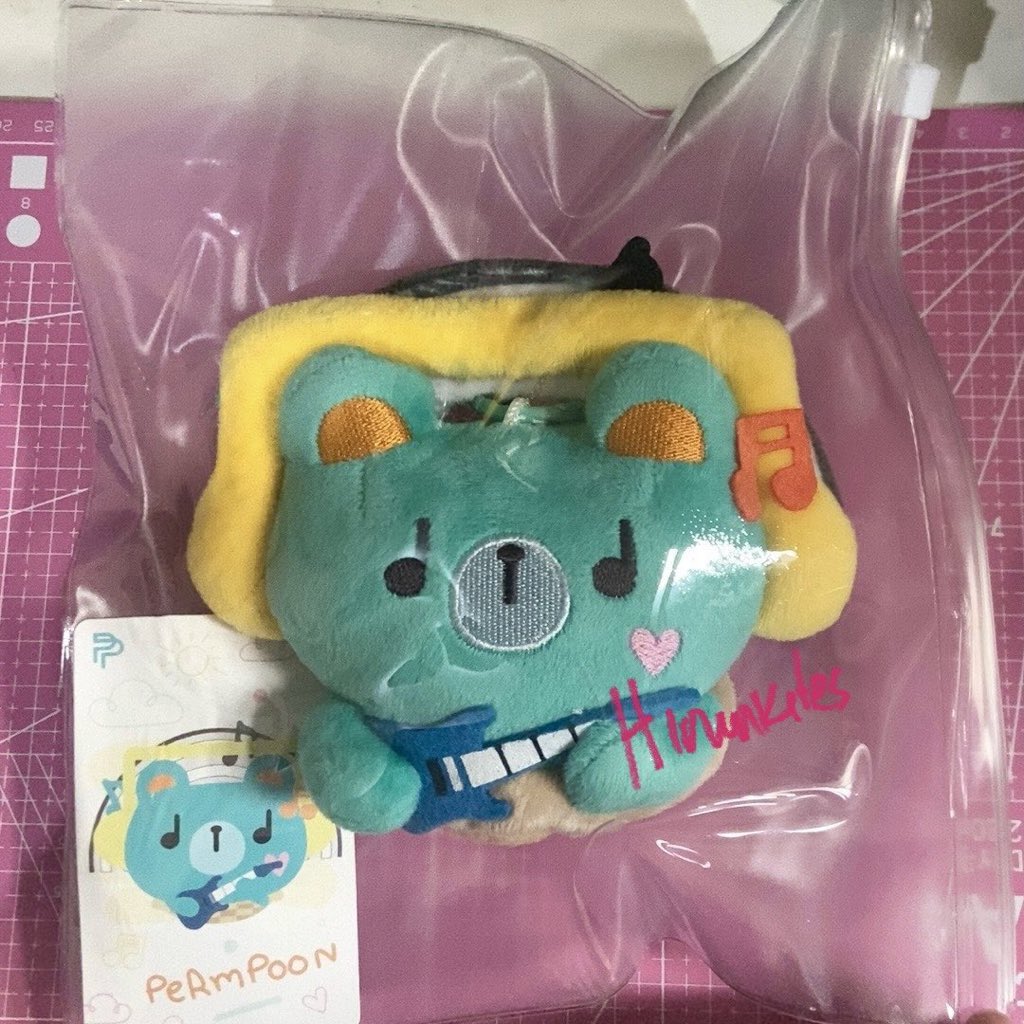 wts doll keychain permpoon v2 shipping from jakarta avail oren