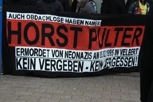 OpferNaziGewalt's tweet photo. 05.02.95, Velbert: Der obdachlose Horst Pulter wird von sieben Nazis im Park zusammengeschlagen, dann mit einem Messerstich getötet. https://t.co/xbFxuguYYB #KeinVergessen https://t.co/7vFZlnnwzU
