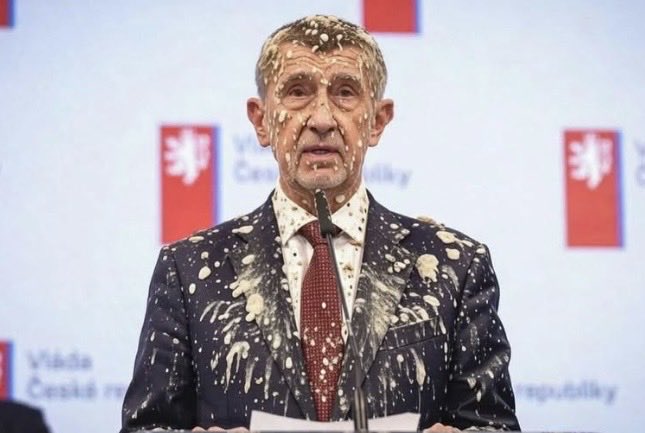 Pečení holubi, které Babiš před volbami sliboval, se na to vysrali.