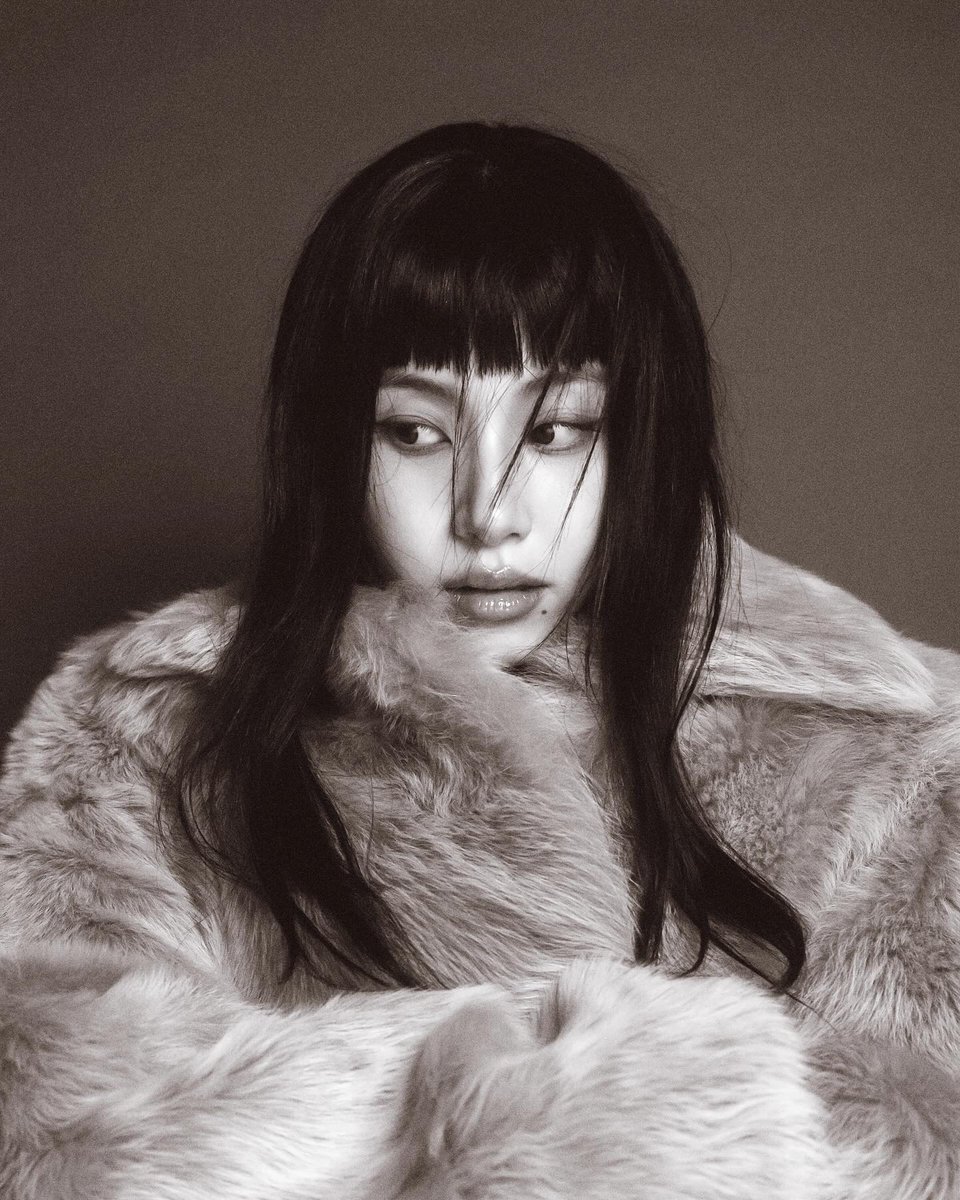 godmitzu's tweet image. CHAEYOUNG's 'LIL FANTASY vol.1' is nominated for 'Best K-Pop Album' at the prestigious 23rd Korean Music Awards, where the nominations are selected by a panel of music critics, producers, and other experts in the industry.