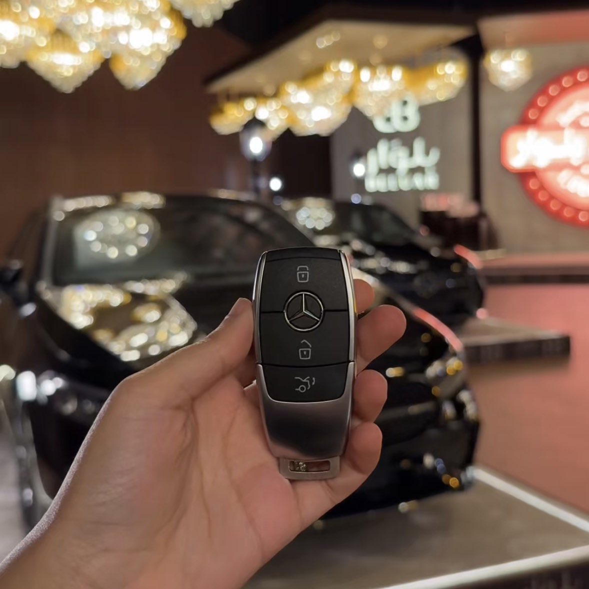 Beluar_f's tweet image. #مسابقة_بلوار_الكبرى 🔥
مليون ريال وأربع سيارات مرسيدس 2026!🤩
بدوون شروووط أو قيووود!🔥