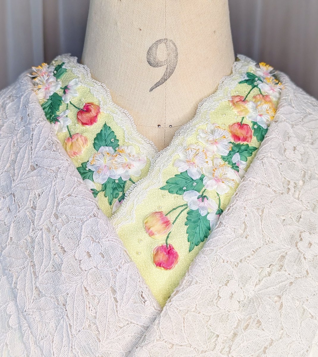 桜桃の半襟 #刺繍半襟