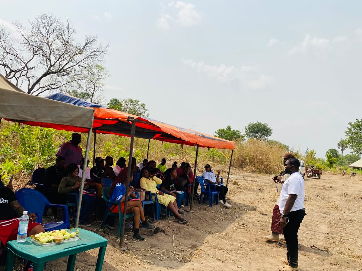 AssetsApex27908's tweet photo. Moments captured, memories in the making.
The first batch land allocation at Apex Tulip Grandeur proof that ownership should be tangible, not just spoken about.

#ApexTulipGrandeur #LandAllocation #RealEstateNigeria #VerifiedLand https://t.co/OTlGv2KCf2