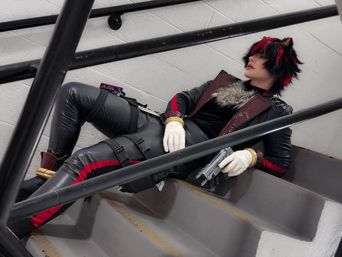 AKrCosplay's tweet photo. Shadow the hedgehog, my beloved LOL https://t.co/bkq6369MC7