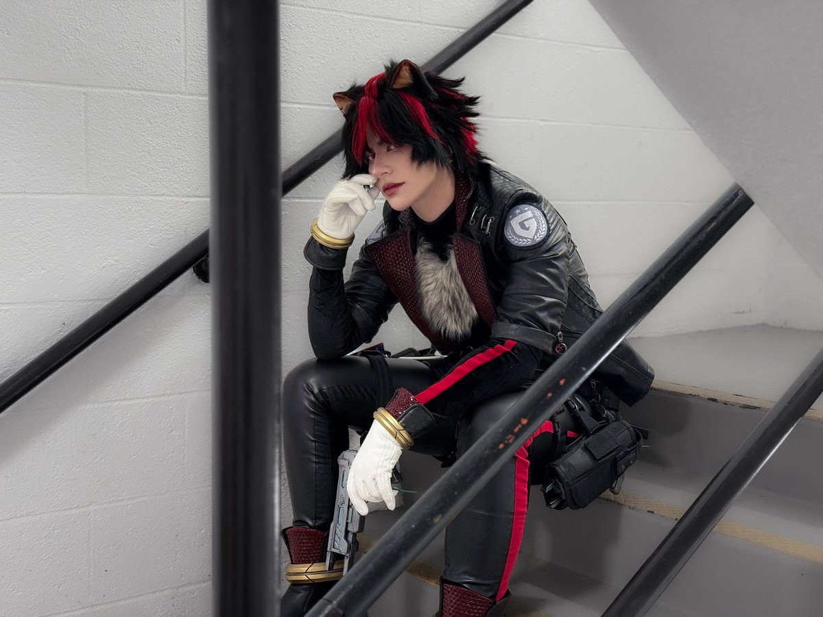 AKrCosplay's tweet photo. Shadow the hedgehog, my beloved LOL https://t.co/bkq6369MC7