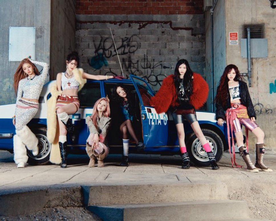 loxxrxta's tweet photo. 언니들대박 https://t.co/BYsJdeK6mc