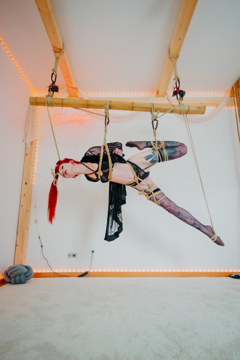 You're so beautiful 🖤
Model: Fuxteufelswild (IG)
Photographer: Ingmarwein (IG)