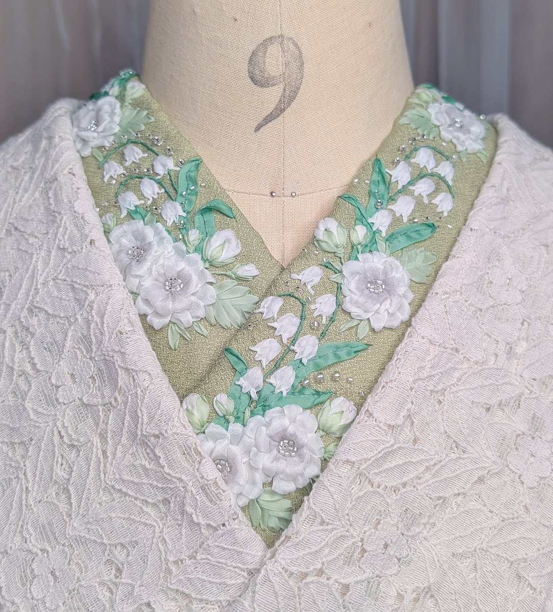 鈴蘭の半襟 #刺繍半襟