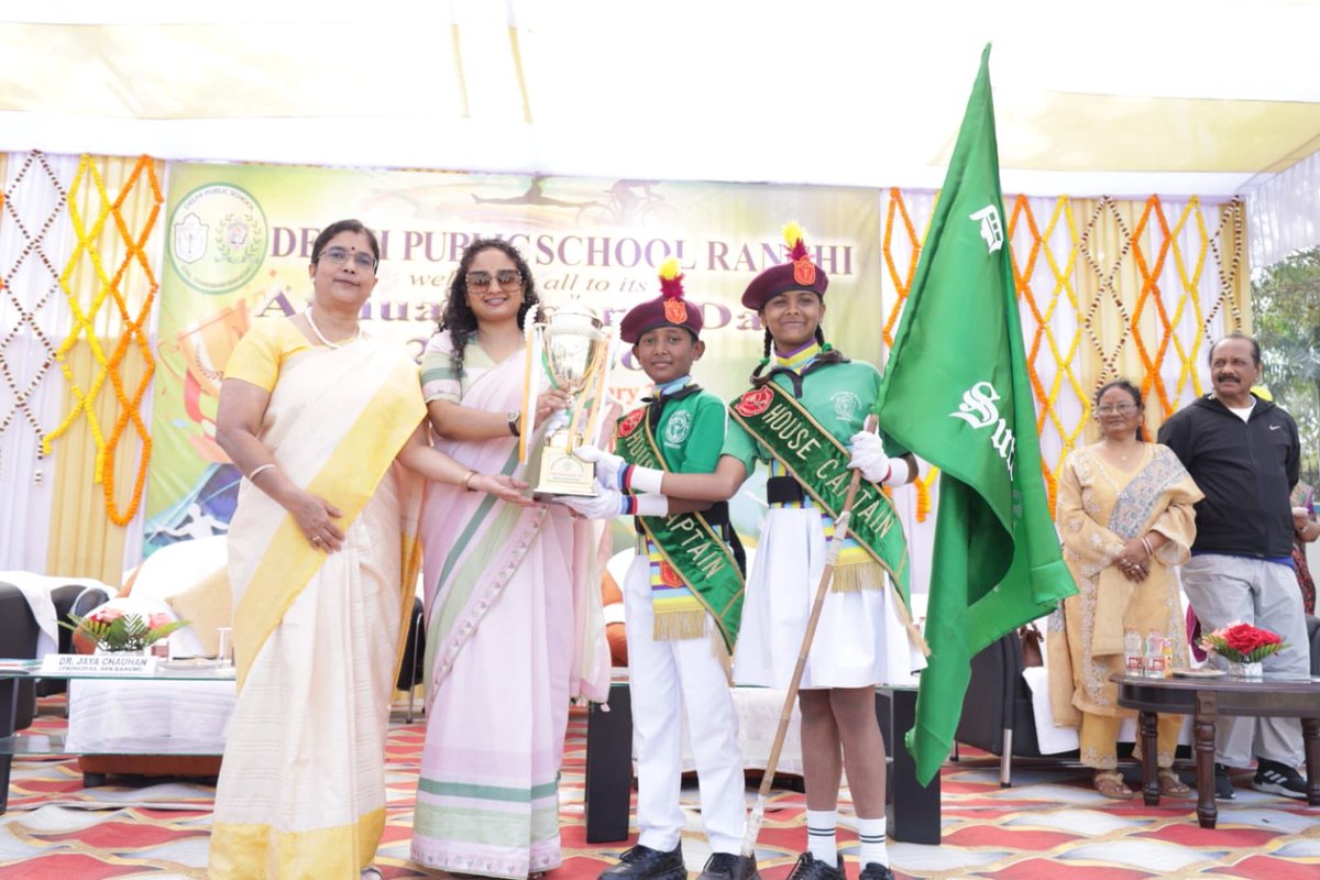 आज रांची स्थित दिल्ली पब्लिक स्कूल के Annual Sports Day में शामिल हुई। बच्चों का उत्साह, अनुशासन और खेल भावना देखकर मन अत्यंत प्रसन्न हो गया।

इस अवसर पर बच्चों को बताया कि खेल केवल शारीरिक विकास तक सीमित नहीं होते, बल्कि आत्मविश्वास, टीमवर्क और नेतृत्व क्षमता को भी सुदृढ़ करते