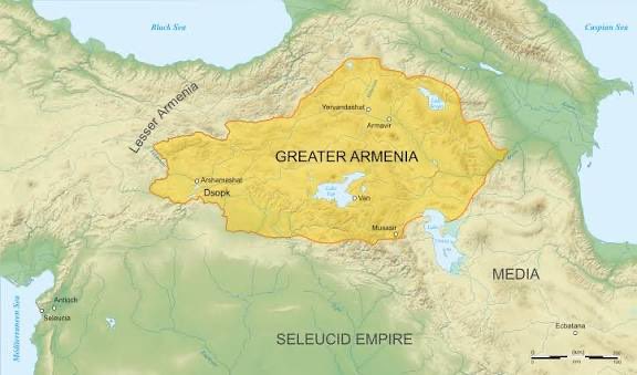 في عهد الدولة الأموية تولى عبد الله بن يزيد الهلالي ولاية أرمينية وأذربيجان، ثم بعده ابنه عاصم 

"فاستخلف مروان على أرمينية وأذربيجان عاصم بن عبد الله بن يزيد الهلالي"